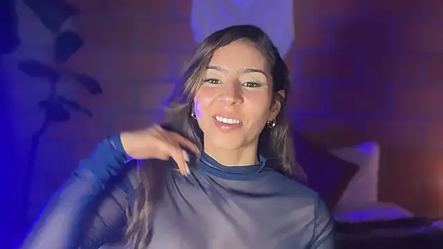 RouseColins লাইভ XXX চ্যাট