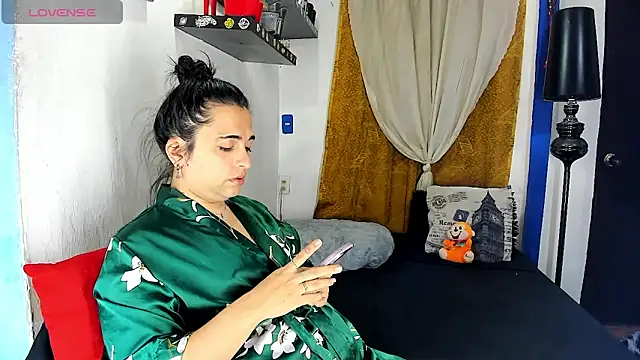 SARAMISHA 现场XXX聊天