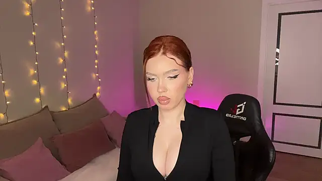 mistress_of_hearts' Live XXX Chat