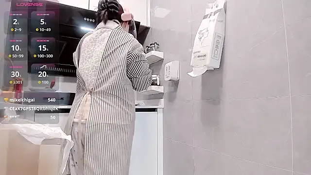 Vivian-6's Live XXX Chat