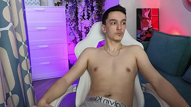 دردشة MoonlinSkinn الجنسية المباشرة