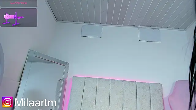 MilaVelour 라이브 XXX 채팅