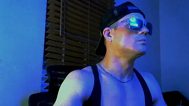 JockNThirsty Adlı Modelin Canlı XXX Sohbeti