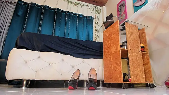 ArchieCollins Adlı Modelin Canlı XXX Sohbeti