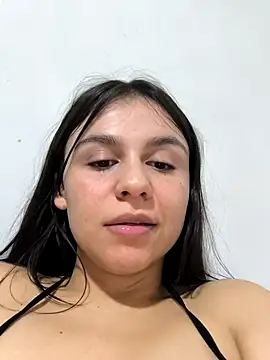 Daniela-rosee 现场XXX聊天