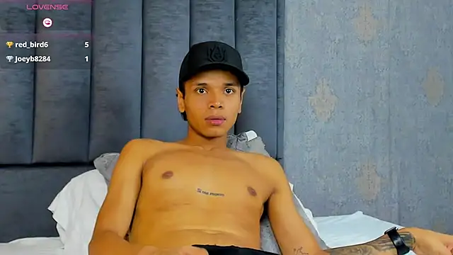 Alejandroo_Montenegro 即時 XXX 聊天