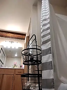 eatmeplease44 Show in webcam