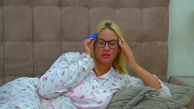 MariaNeumann লাইভ XXX চ্যাট