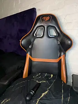 Chat XXX Live QUEEN_NOBUHLE_FEMDOM_777