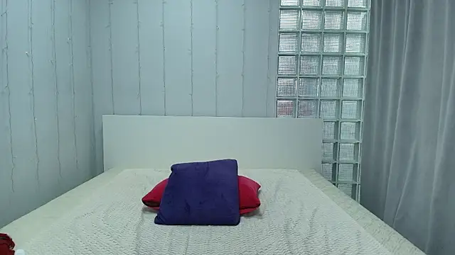 Sunny_Sammy Chat XXX in diretta