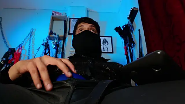 dom2travelersss Show Webcam