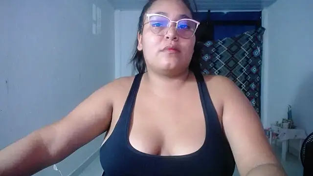 sirena_15 élő XXX-chatje