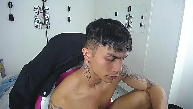 Chat +18 de Leonard_Price ao vivo