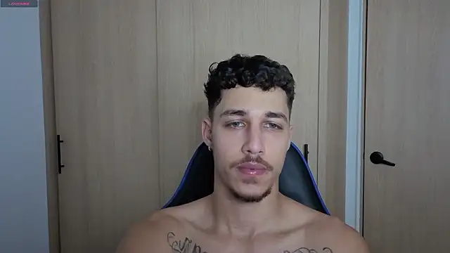 orionblaze69_: онлайн-секс-чат