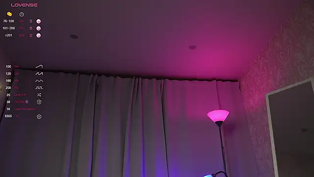 Good_Barbie élő XXX-chatje