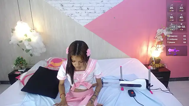 adisson_petite1 élő XXX-chatje