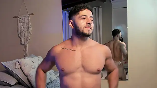 Thiago_morettiのウェブカメラショー