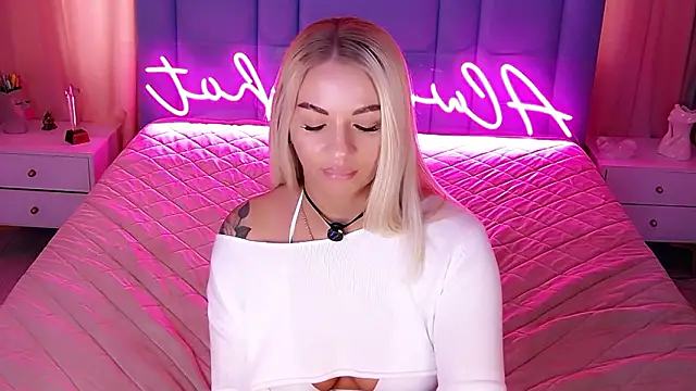 AllwaysHotJ's Live XXX Chat