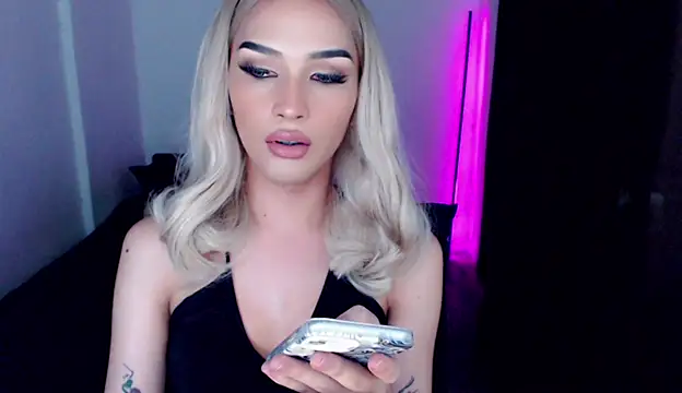 Show modela Alicegreenexx na web-kameri