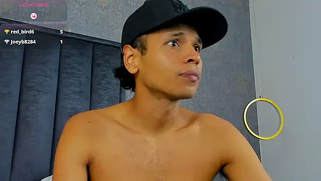 Alejandroo_Montenegro's Live XXX Chat