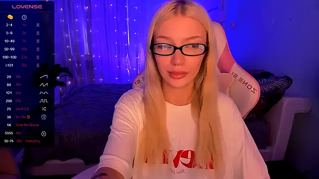 AnyaTaylor_ Chat XXX live