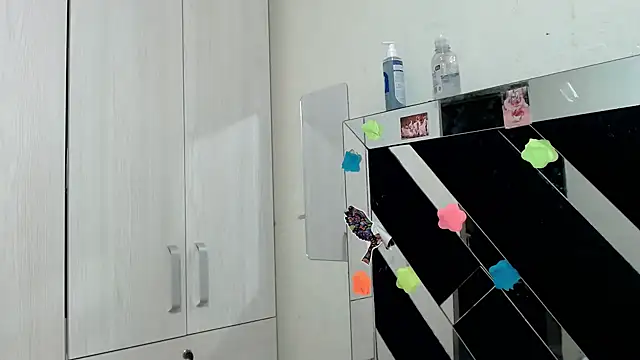 katery_wok11's Live XXX Chat