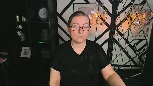 Chatroom XXX en direct de AlexandraKind