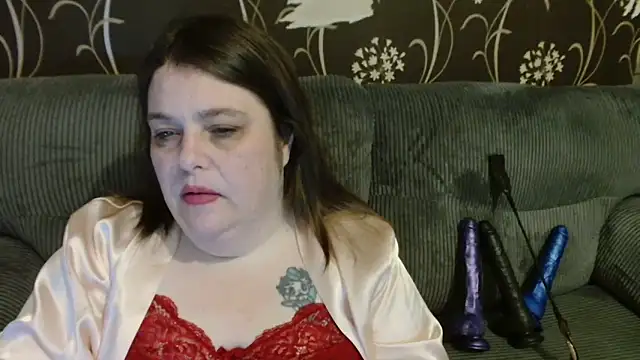 HousewifeMilf_Courtney Live XXX-chat