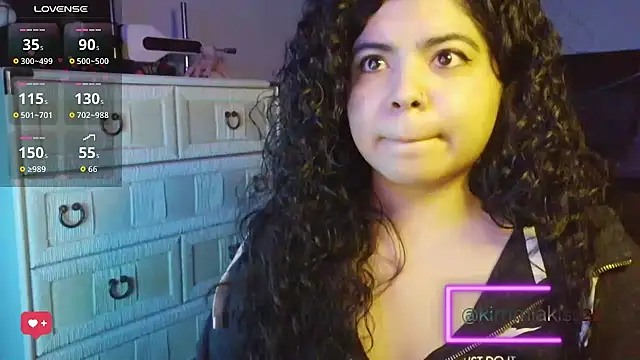 kimmiakiss22's Live XXX Chat