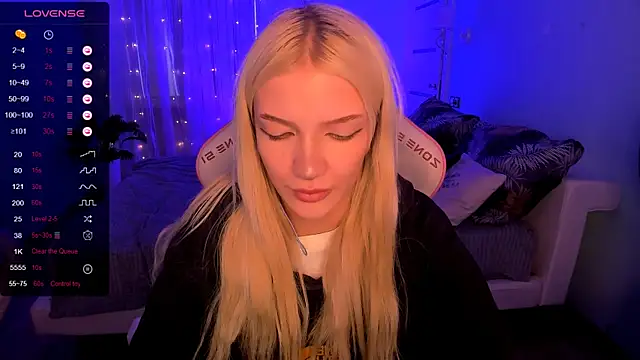 AnyaTaylor_: онлайн-секс-чат