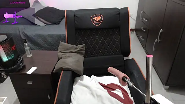 xxbbtaa Show in webcam