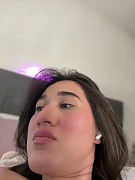 julieta_jhonss Adlı Modelin Canlı XXX Sohbeti