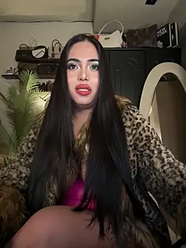 BigDominaMia élő XXX-chatje