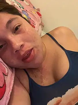 WHITEWOMEN_2's Live XXX Chat