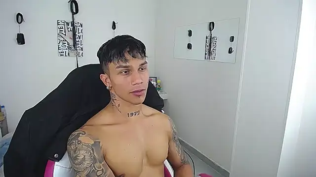 Leonard_Priceのウェブカメラショー