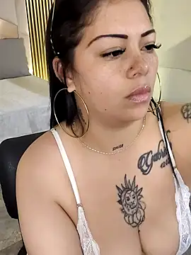 martinna_tay Chat XXX live