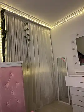 lina_pink's Live XXX Chat