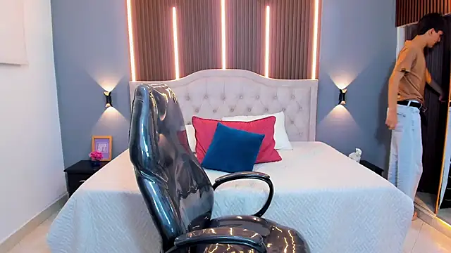 Онлайн чат XXX Tommy18__