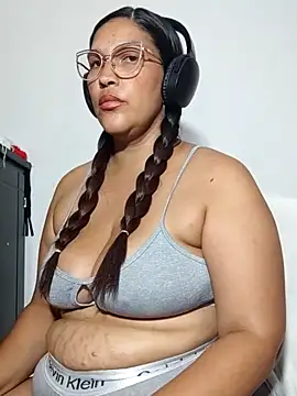 Онлайн чат XXX Ivy_horse_