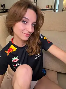 -AngelAri- Show in webcam