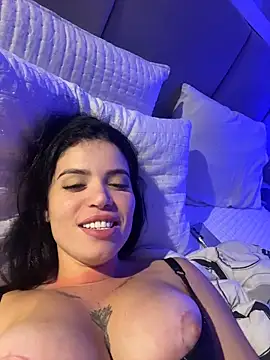 Show de Rafaellaz na webcam