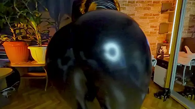 JosephinaBlack Adlı Modelin Canlı XXX Sohbeti