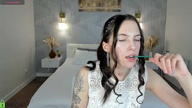 elise_robbie Live XXX Chat