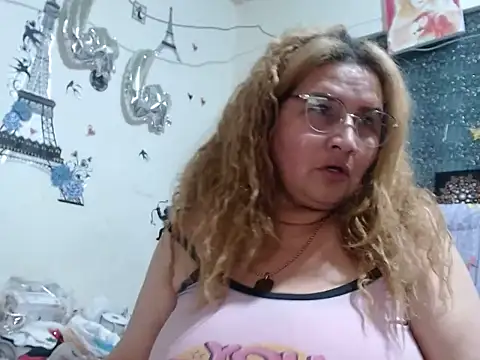 Pertunjukan Kamera Web Perla1981--