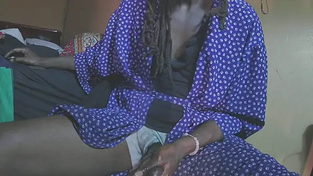 EYEzIAM: онлайн-секс-чат