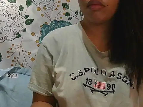 ChubbyButty élő XXX-chatje