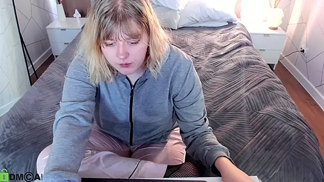 luna_c0ra Adlı Modelin Canlı XXX Sohbeti