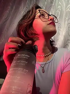 Chat XXX ao vivo de LilithMonette