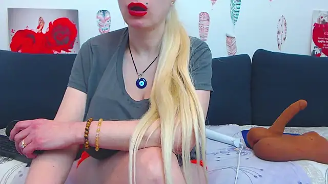 Playful_Goldie_WOW__ Webcam show