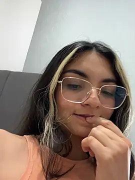 Cat2525's Live XXX Chat